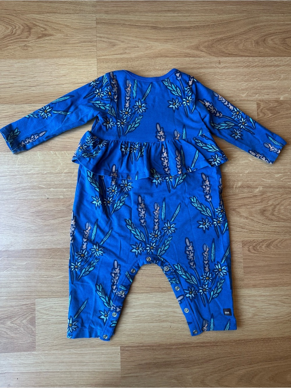 Tea Collection Baby Rompers (6-9 mos) - Picture 6 of 7